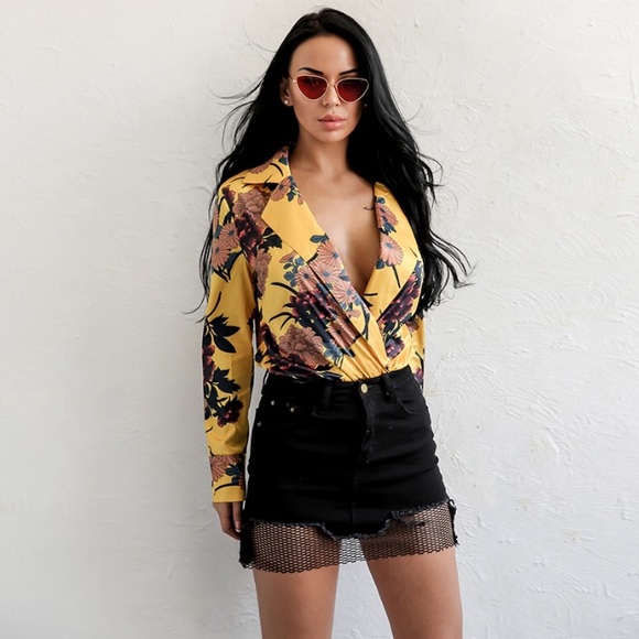 🎉 Host Pick! 🎉 NEW! Silk Floral Bodysuit - Picture 3 of 8